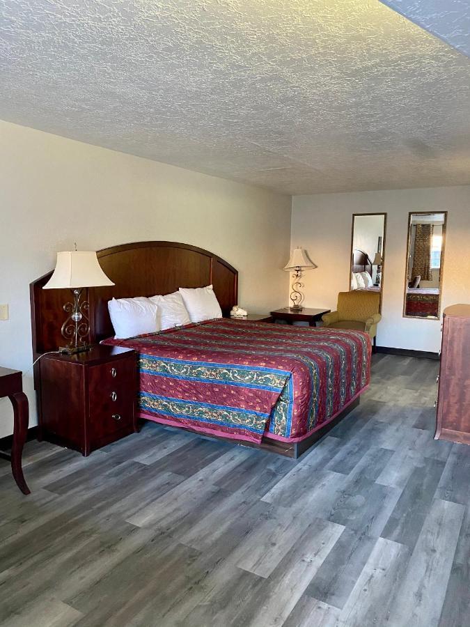 Travelodge By Wyndham Farmington Hwy 64 Extérieur photo